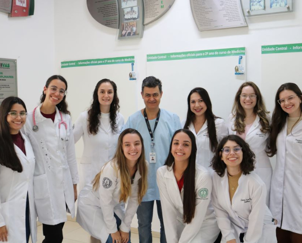 Acad�micas de Medicina realizam projeto sobre uso correto de medica��es inalat�rias